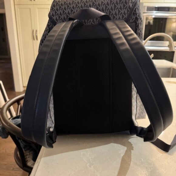 New Large Michael Kors backpack blue/white ombre - Picture 5 of 6